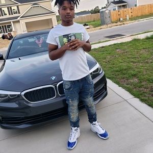 Meet your Posher, Emmanuel